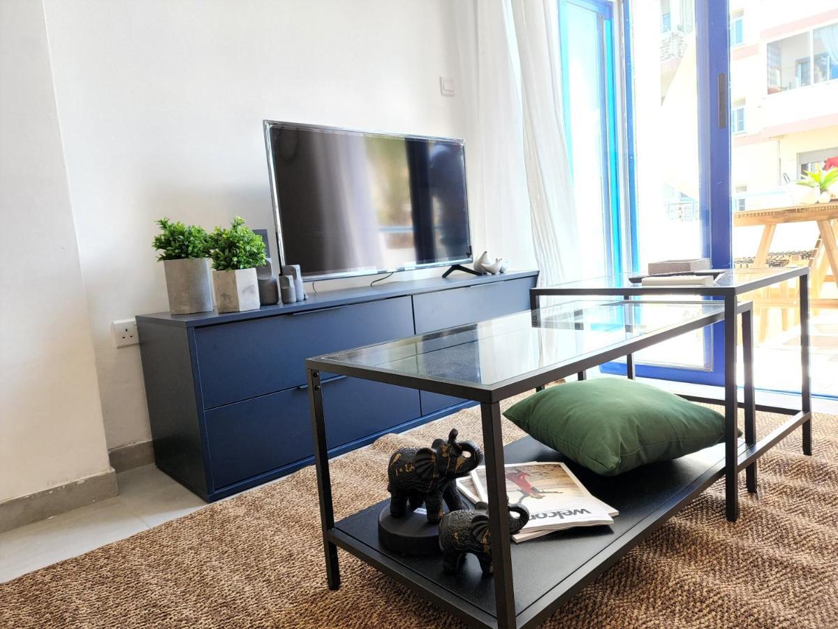 Frida'S Cozy Two Bedroom Apt Larnaca Exterior photo
