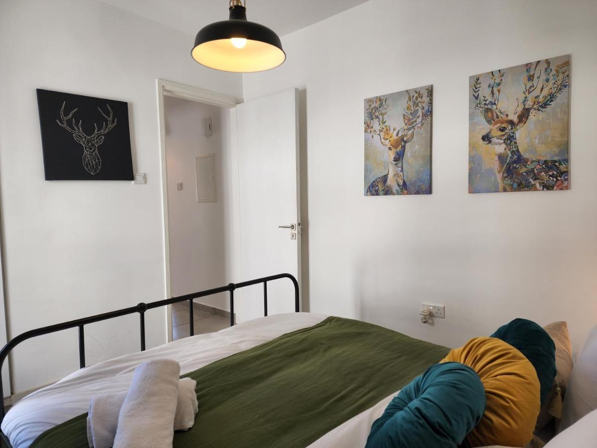 Frida'S Cozy Two Bedroom Apt Larnaca Exterior photo